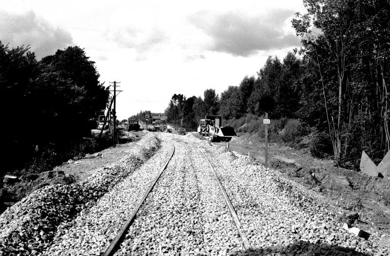 http://www.mjk-h0.dk/evp_DSB-Div/38-483.I.06.Sporlaegn.i_kurven_v.Furesoe.Aug.1973.jpg