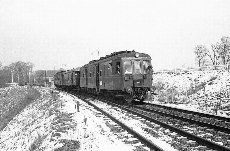 http://www.mjk-h0.dk/evp_DSB-Div/45-Mo_1867-OKMJ_Be12-Mo1951.Fiskebaek.14.03.1976.(nm).jpg