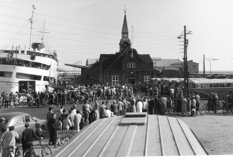 12993-Roenne havn,1958.Foto.Aage Olsen.Ark.Foreningen DBJ.151.jpg (800×539)