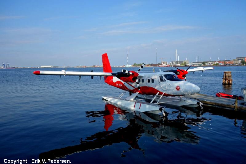 13779-DSC00732.Aarhus-Kbh-vandflyver-27.9.2016.JPG (800×533)