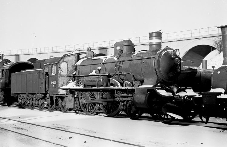 http://www.mjk-h0.dk/evp_Div/82.i.09.dsb_p_920.mdt.gb.jan_1960.jpg