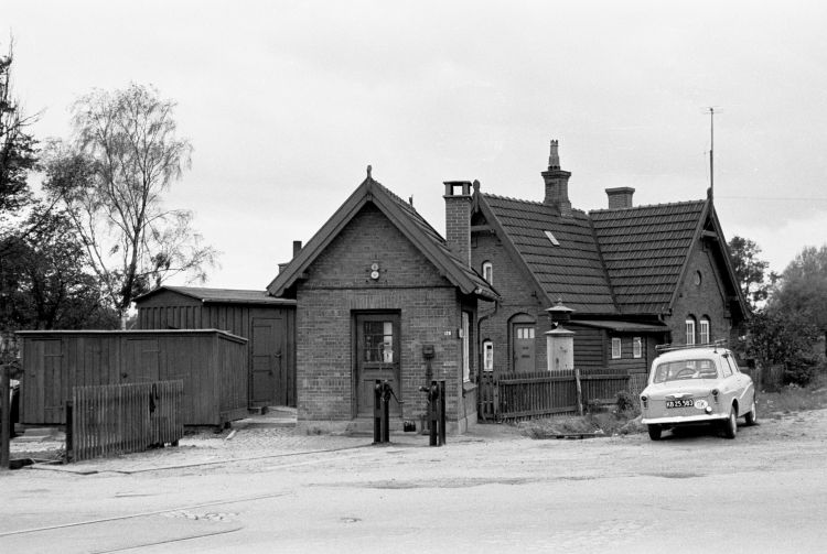 http://www.mjk-h0.dk/evp_Gas/171.i.15.dsb-trekronergade-overkoerslen.sept.1962.jpg