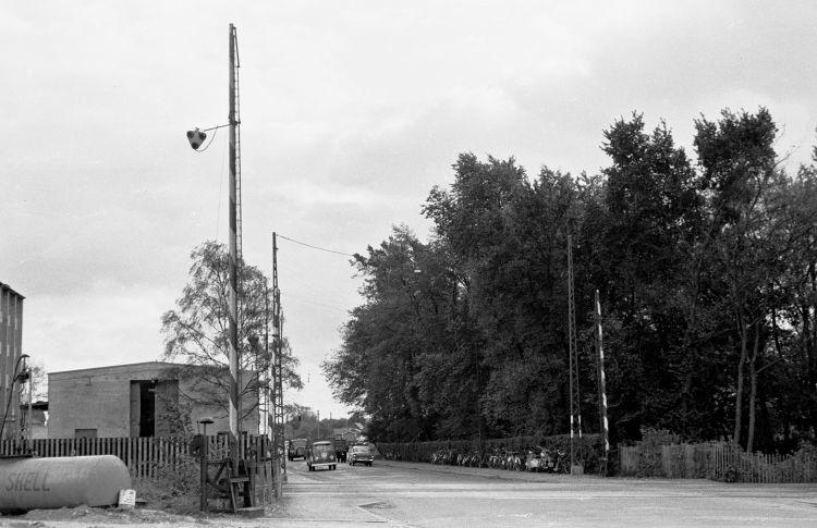 http://www.mjk-h0.dk/evp_Gas/171.i.16.dsb-trekronergade-overkoerslen.sept.1962.jpg