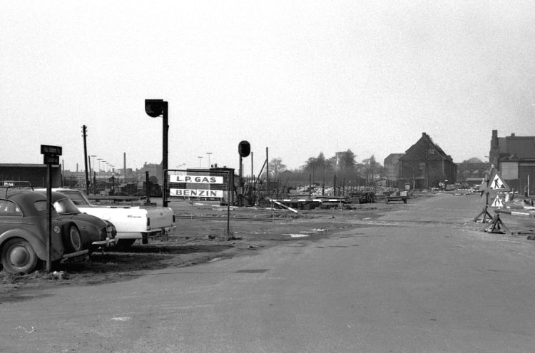 http://www.mjk-h0.dk/evp_Gas/280.i.02.otto%20busses%20vej-valby_gasvk-signal.aug.1965.jpg