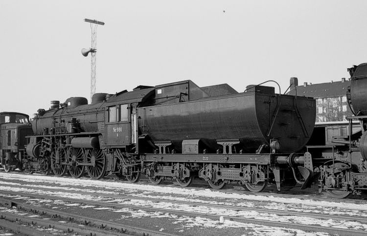 http://www.mjk-h0.dk/evp_Gb/393.iv.48.dsb_e_991_mod_nyborg_ophugn.kommandopost_gb.3.3.1969.jpg