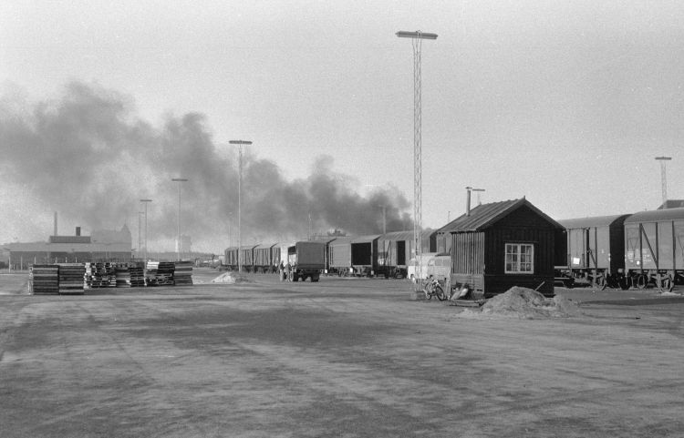 http://www.mjk-h0.dk/evp_Gb/490.i.06.emballagepladsen.5.12.1973.jpg