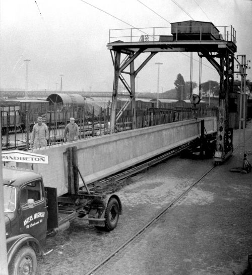 http://www.mjk-h0.dk/evp_Gb/gb.kranen-68.foto.foraar_1961.kaj_joergensen-1.jpg