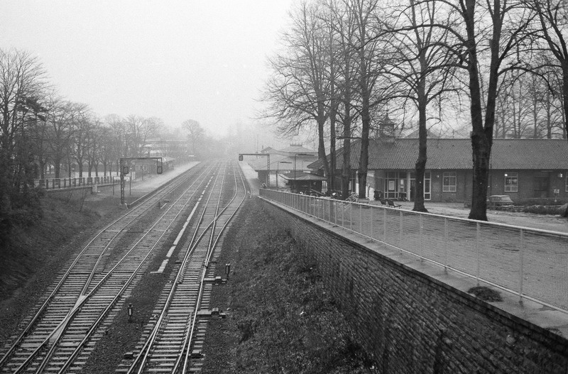 http://www.mjk-h0.dk/evp_Kystb/114-klampenborg_station.1971.-c-.p.b.p.jpg