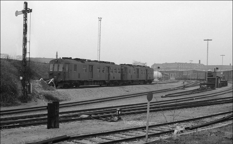 http://www.mjk-h0.dk/evp_Kystb/22-helgoland_maskindepot.1972.foto.p.b.p.jpg