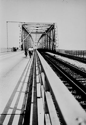 http://www.mjk-h0.dk/evp_Lillebaeltsbroen/lillebaeltsbroen-29.foto.p.e.clausen..jpg