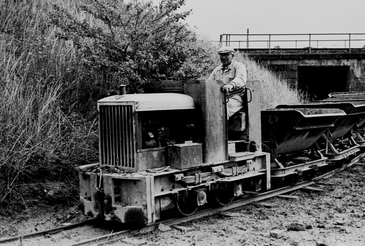 http://www.mjk-h0.dk/evp_Nivaa/48.i.22.nivaagaard_tglvk.aug.1958..jpg