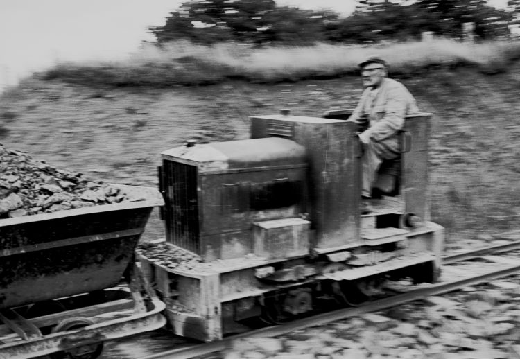 http://www.mjk-h0.dk/evp_Nivaa/48.ii.30.nivaagaard_tglvk.aug.1958..jpg