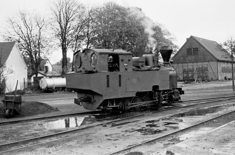 http://www.mjk-h0.dk/evp_Roer/74.ii.21a.goerlev_sukkerfbr._nr.4.goerlev.okt.1959.jpg