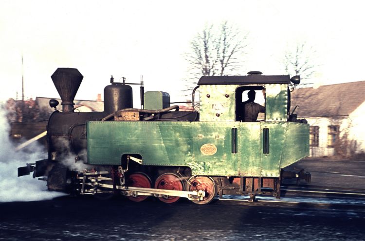 http://www.mjk-h0.dk/evp_Roer/dia.34.goerlev_nr.3.goerlev.1958.jpg