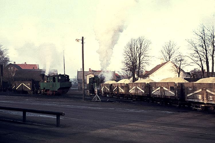 http://www.mjk-h0.dk/evp_Roer/dia.36.goerlev_nr.3_og_4.goerlev.1958.jpg