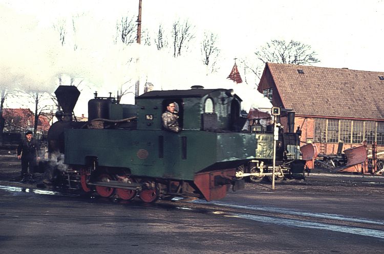 http://www.mjk-h0.dk/evp_Roer/dia.37.goerlev_nr.3.goerlev.1958.jpg