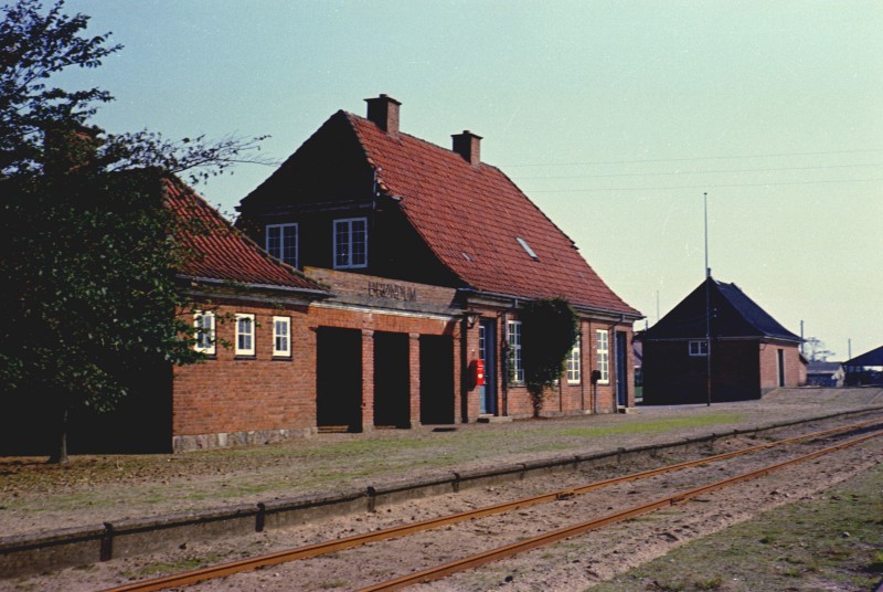 http://www.mjk-h0.dk/evp_SVJ/33-833.ii.05a.svj.broendum.25.9.1965.jpg