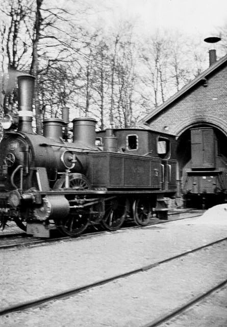http://www.mjk-h0.dk/evp_So-Ve/n-dsb_as_201.soroe.foto.tktl.rask.gb.ca.1920-04.jpg