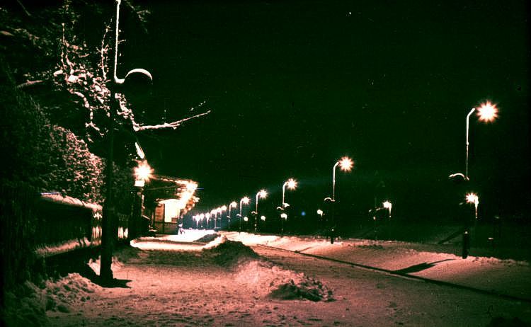 http://www.mjk-h0.dk/evp_Soroe/soroe_by_night.soroe.vinter_1957-58.jpg